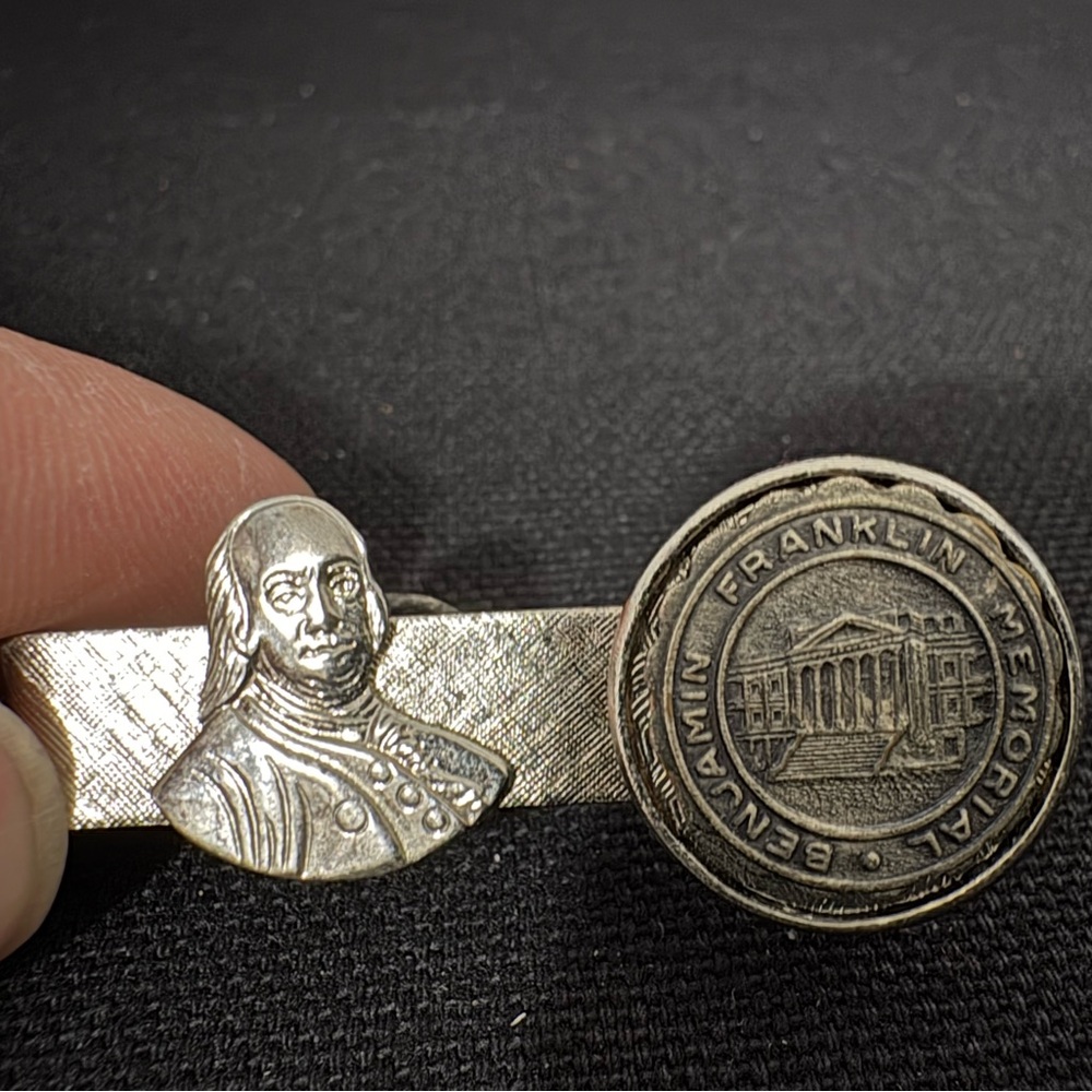 Benjamin Franklin Memorial Vintage Souvenir Tie Clip silver tone
